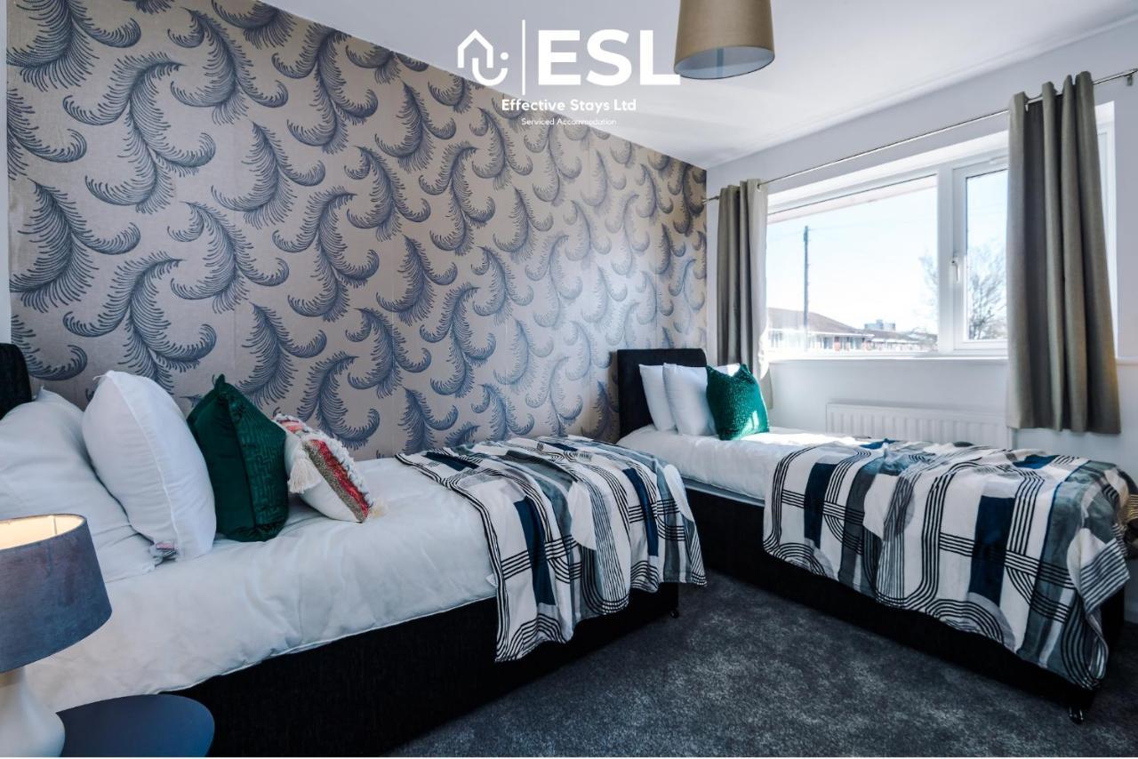 3 Bedroom House With Garden And Driveway Parking - Less Than 10 Mins From Chester City Centre Exterior foto